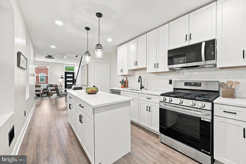 856 PERKIOMEN STREET Unit: 856