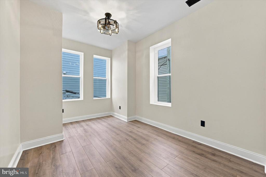 856 PERKIOMEN STREET Unit: 856