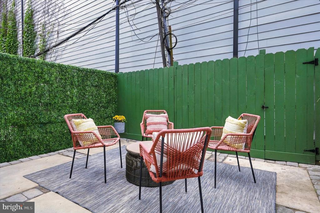 856 PERKIOMEN STREET Unit: 856