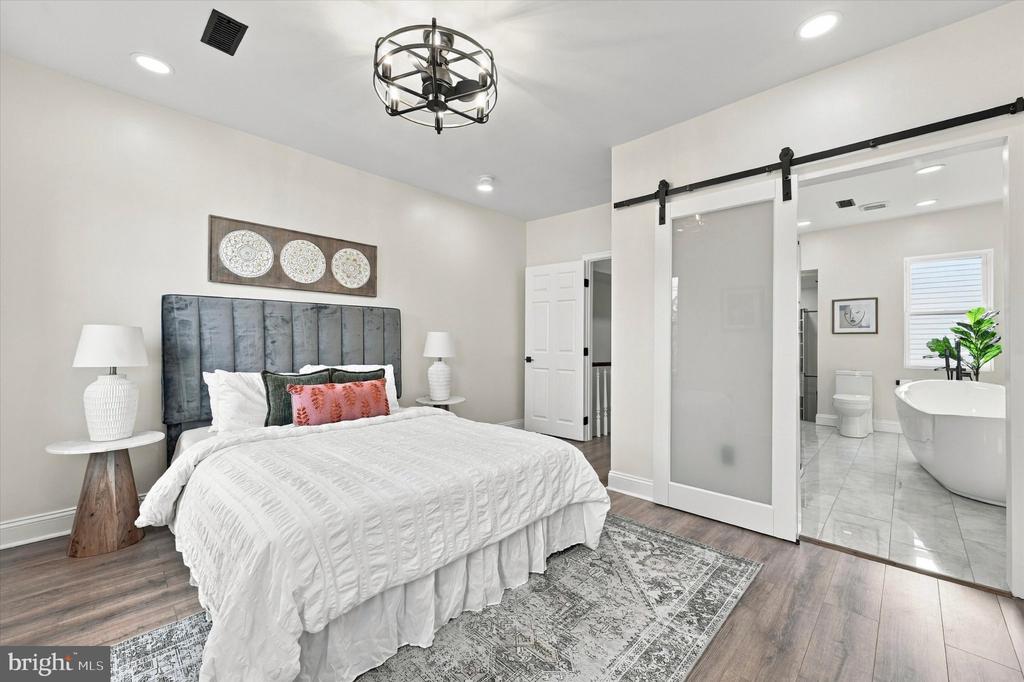 856 PERKIOMEN STREET Unit: 856