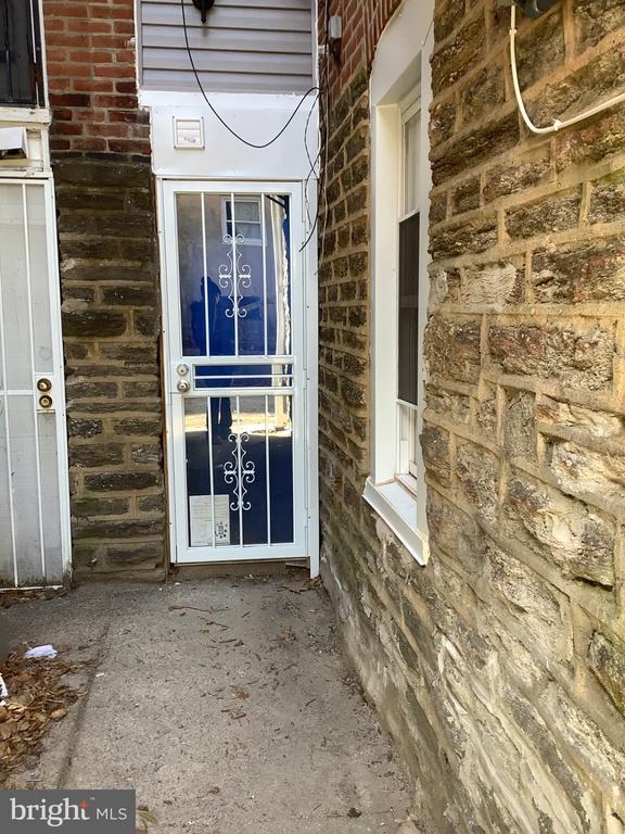 5009 N CAMAC STREET Unit: REAR