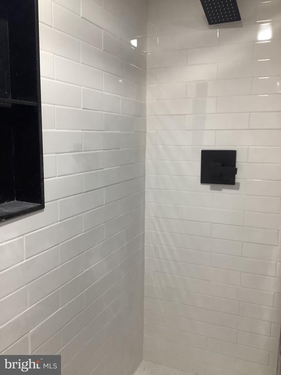 5009 N CAMAC STREET Unit: REAR