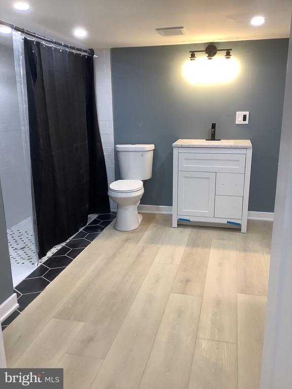 5009 N CAMAC STREET Unit: REAR