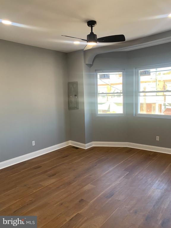 5246 JEFFERSON STREET Unit: 2
