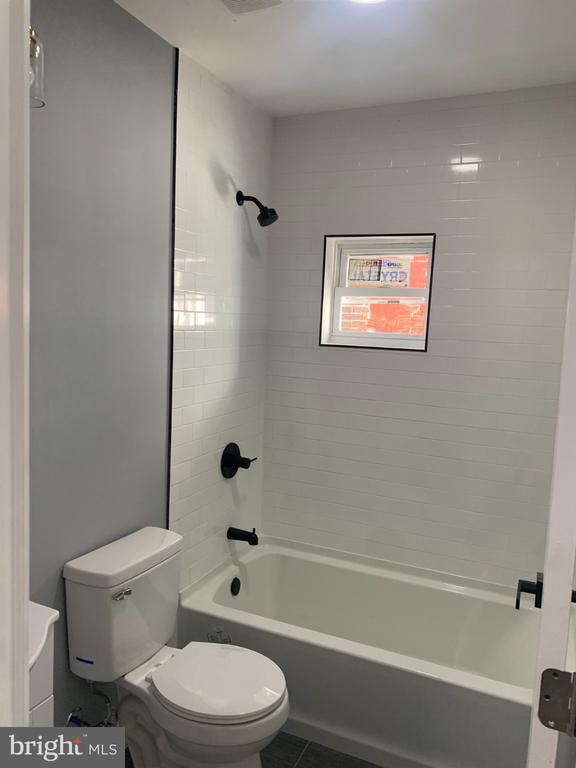 5246 JEFFERSON STREET Unit: 2