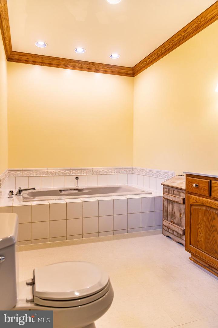 164 Heister Valley Rd