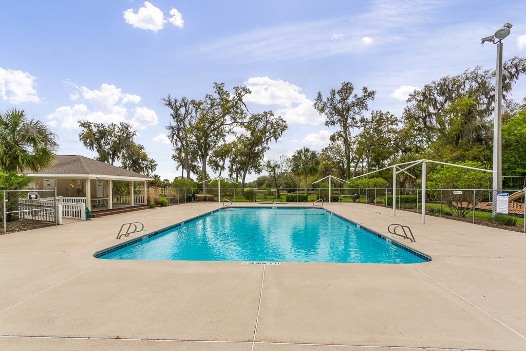 12 Harbor Pointe Circle