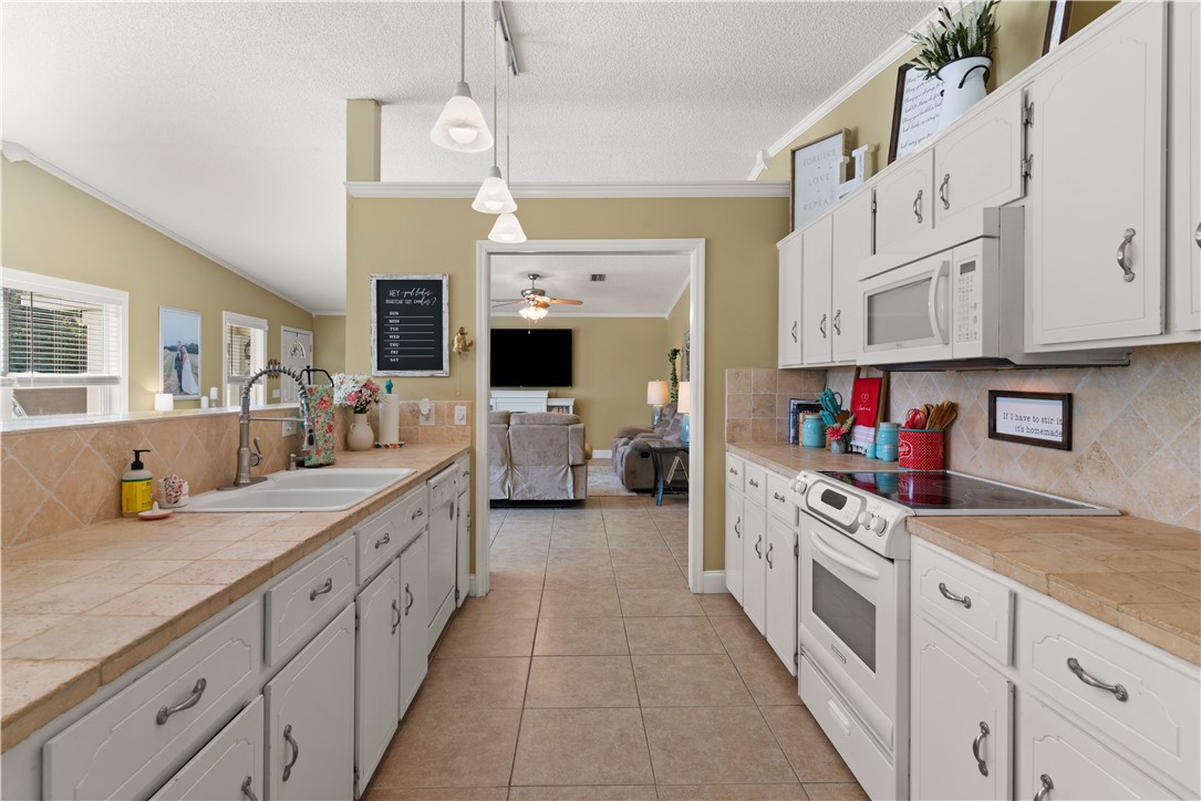 208 Paradise Marsh Circle
