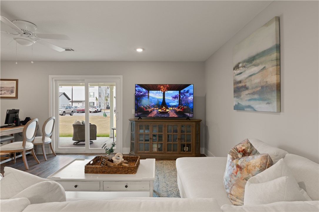 208 Bottlebrush Walk