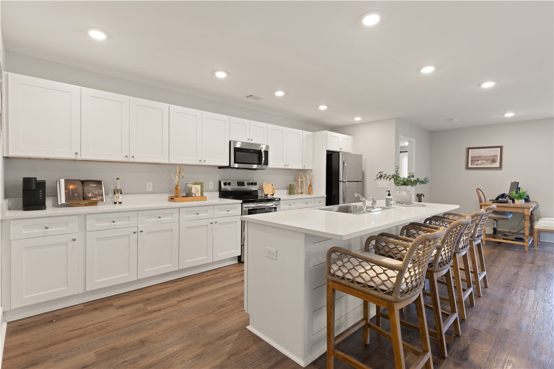 208 Bottlebrush Walk