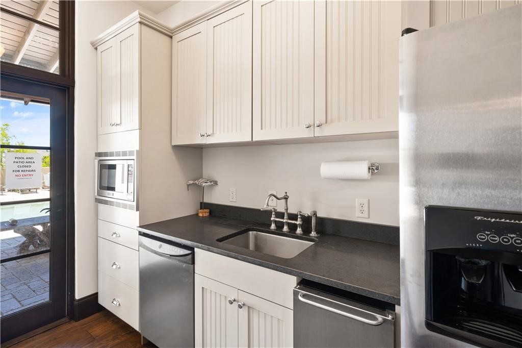 208 Bottlebrush Walk
