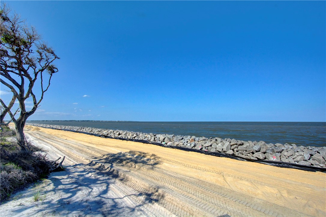 1175 N Beachview Drive 135