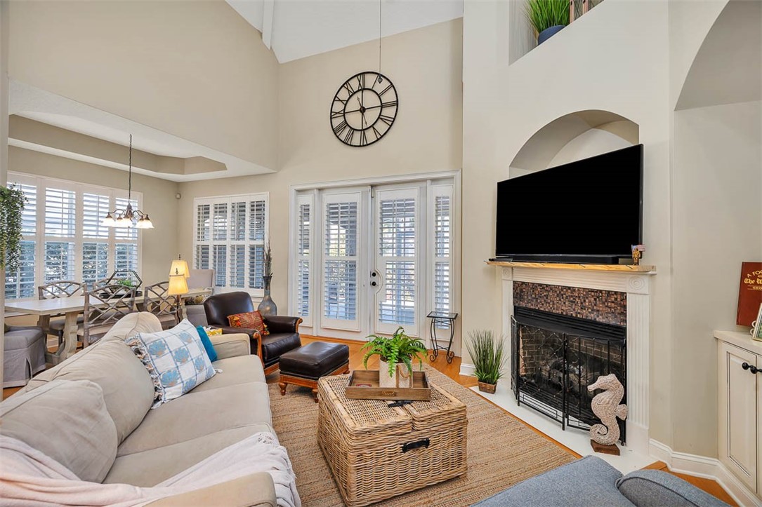 548 Fox Run Circle