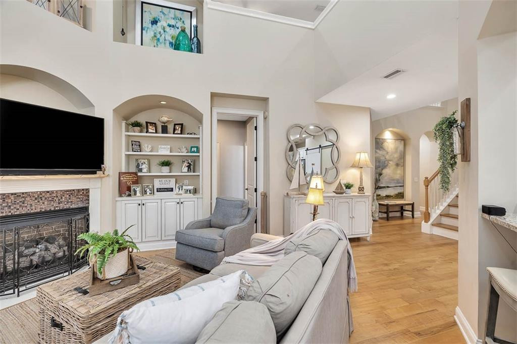 548 Fox Run Circle