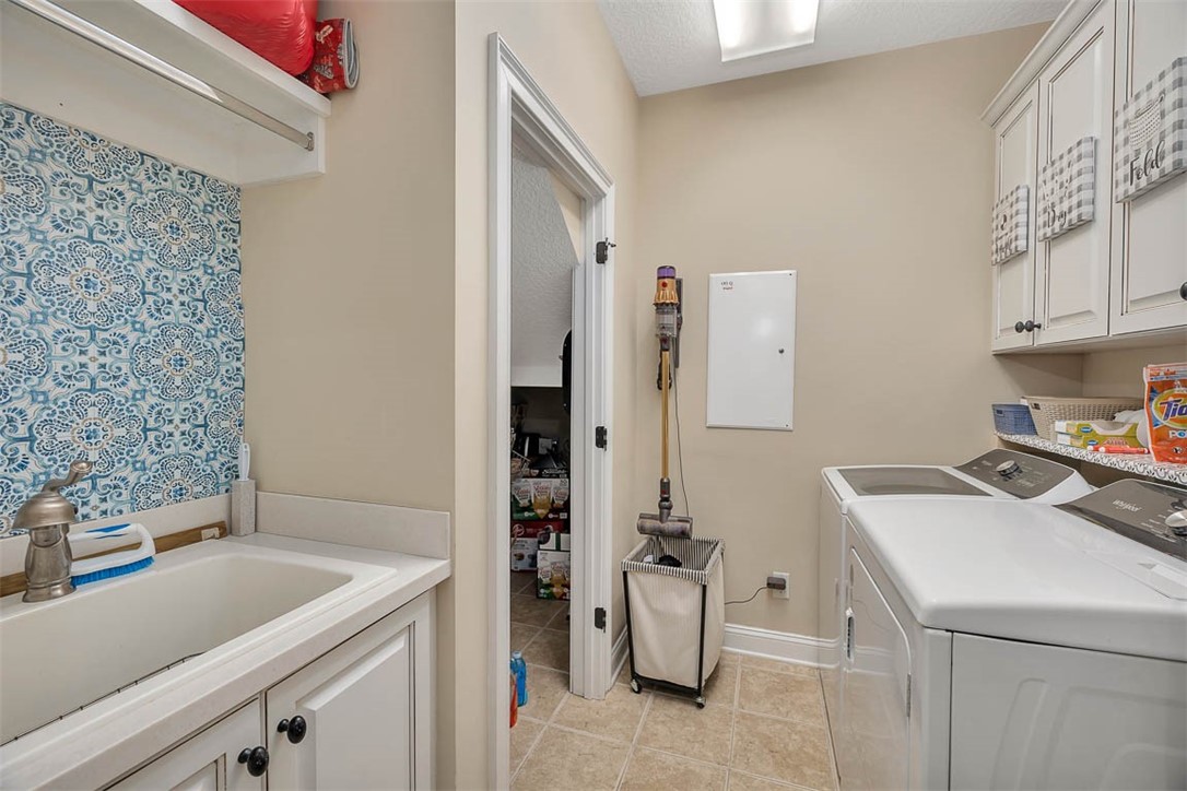 548 Fox Run Circle