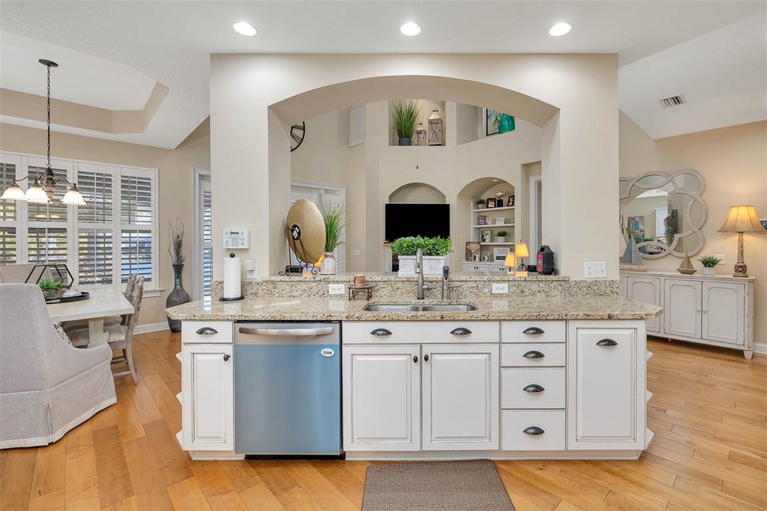 548 Fox Run Circle