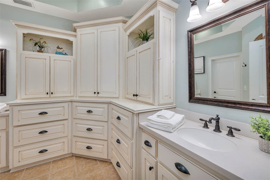 548 Fox Run Circle