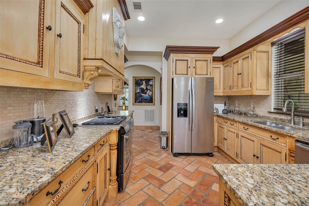 265 Harbor Pointe Drive