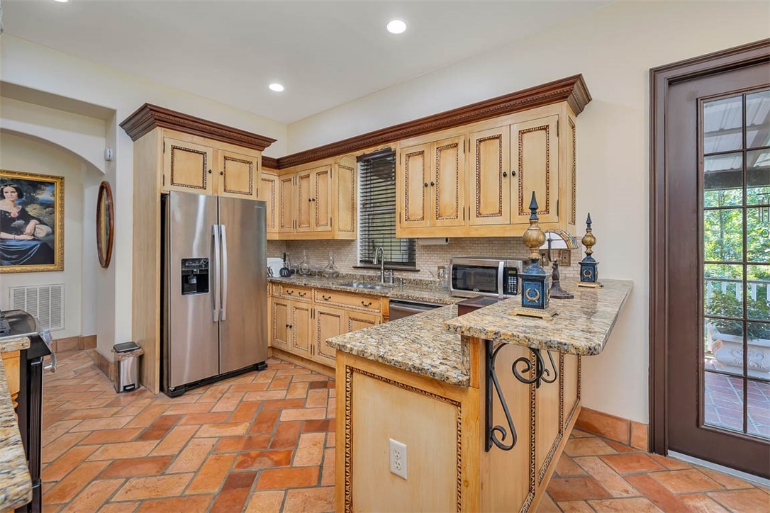 265 Harbor Pointe Drive