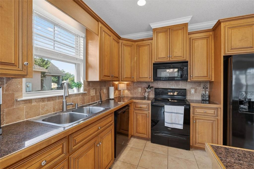 147 Sweetwater Blvd