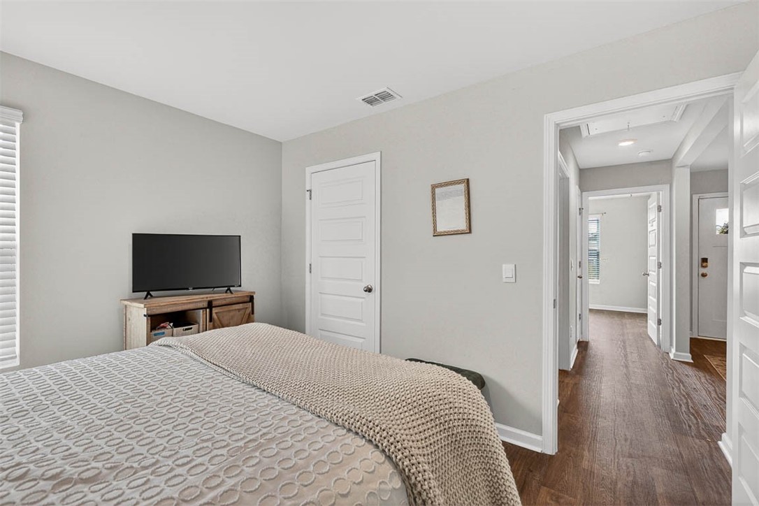 516 Autumns Wood Circle W