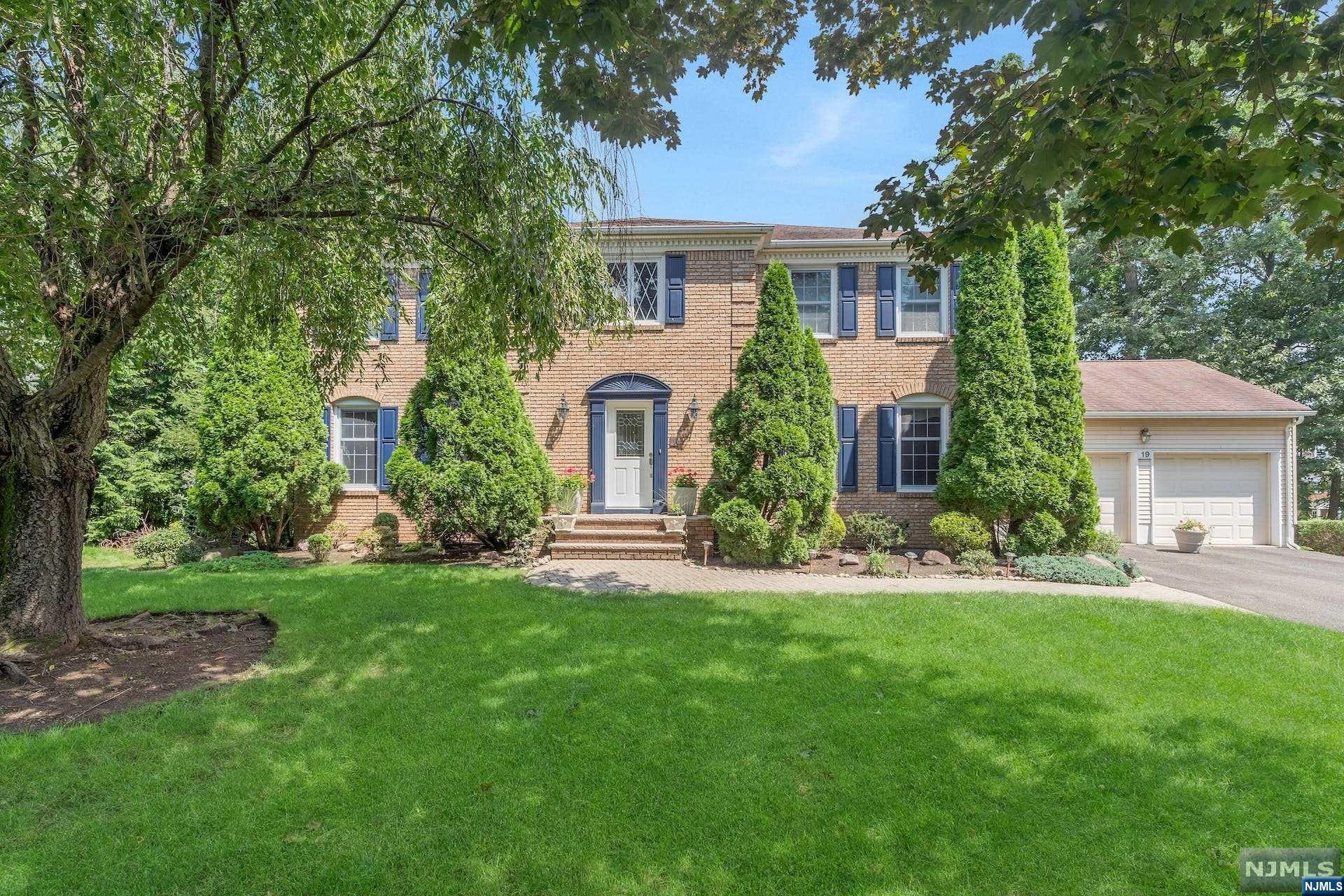 19 Thornhill Drive