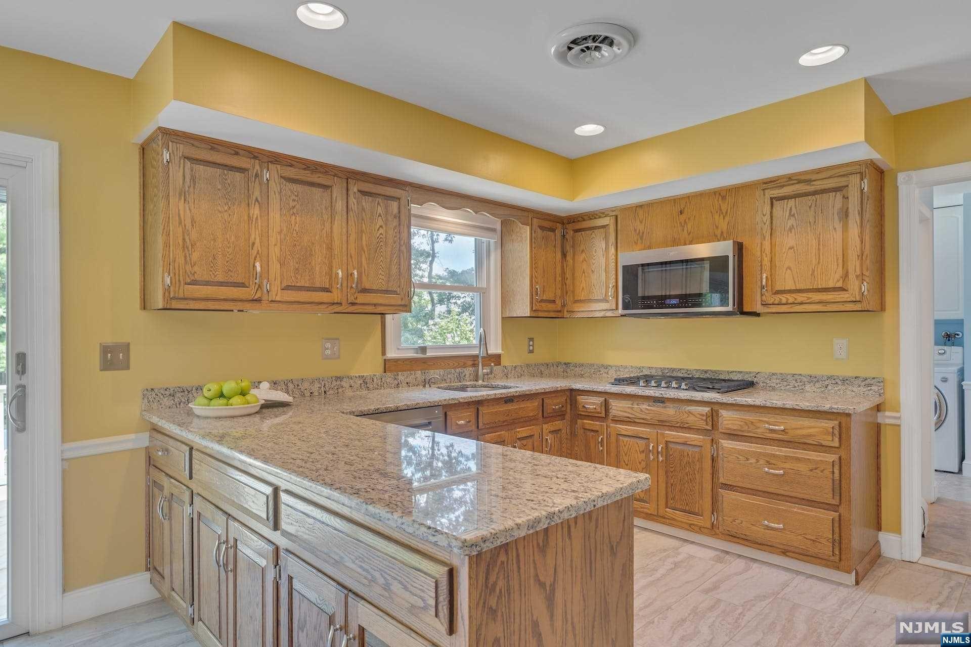 19 Thornhill Drive