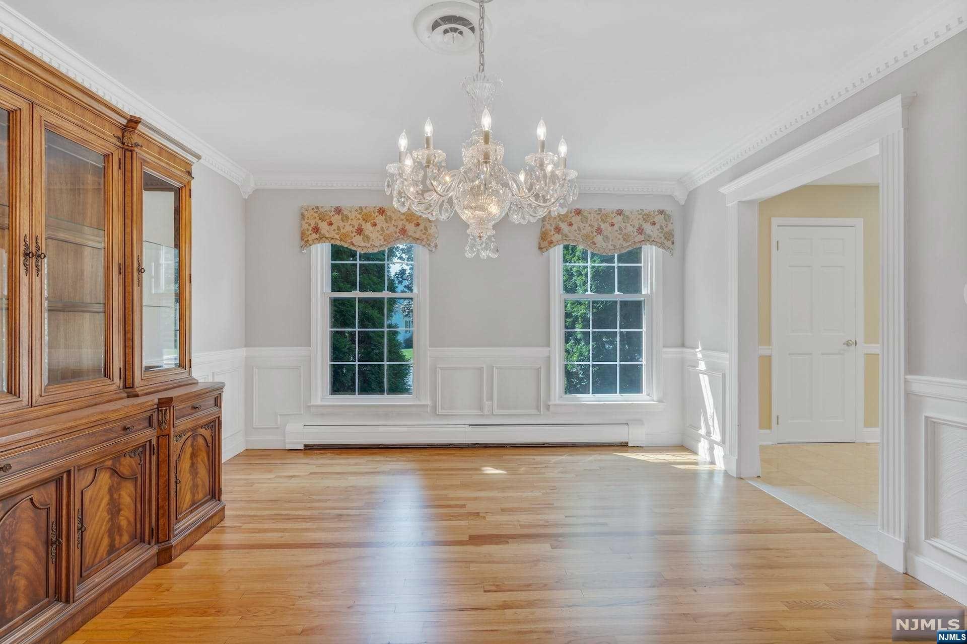 19 Thornhill Drive