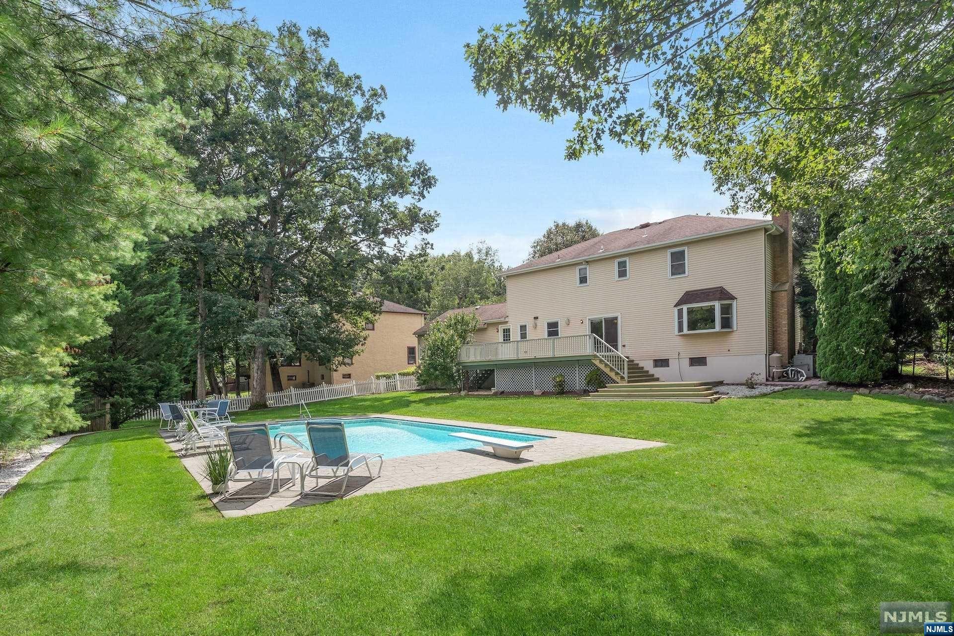19 Thornhill Drive