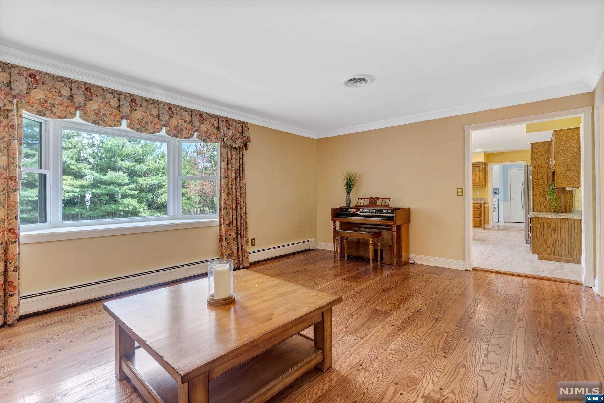 19 Thornhill Drive