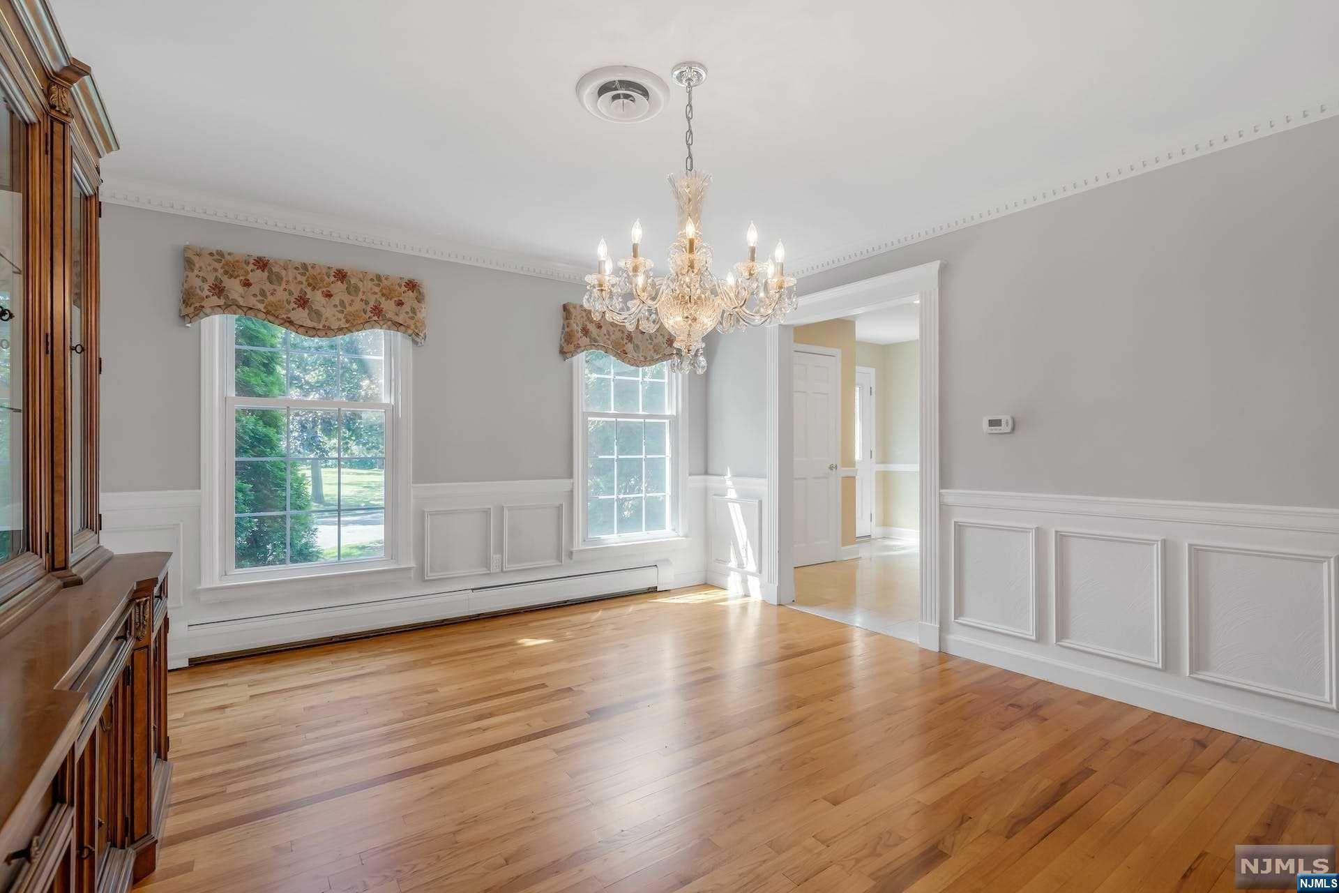 19 Thornhill Drive