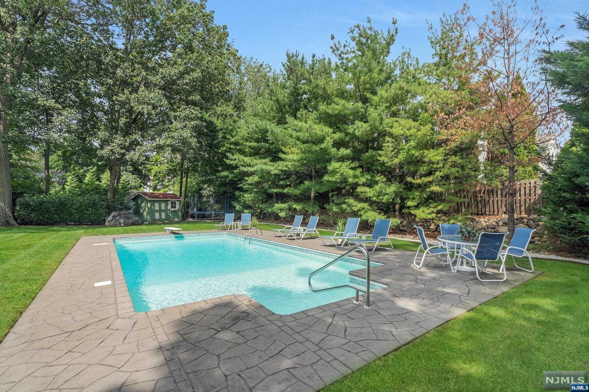 19 Thornhill Drive