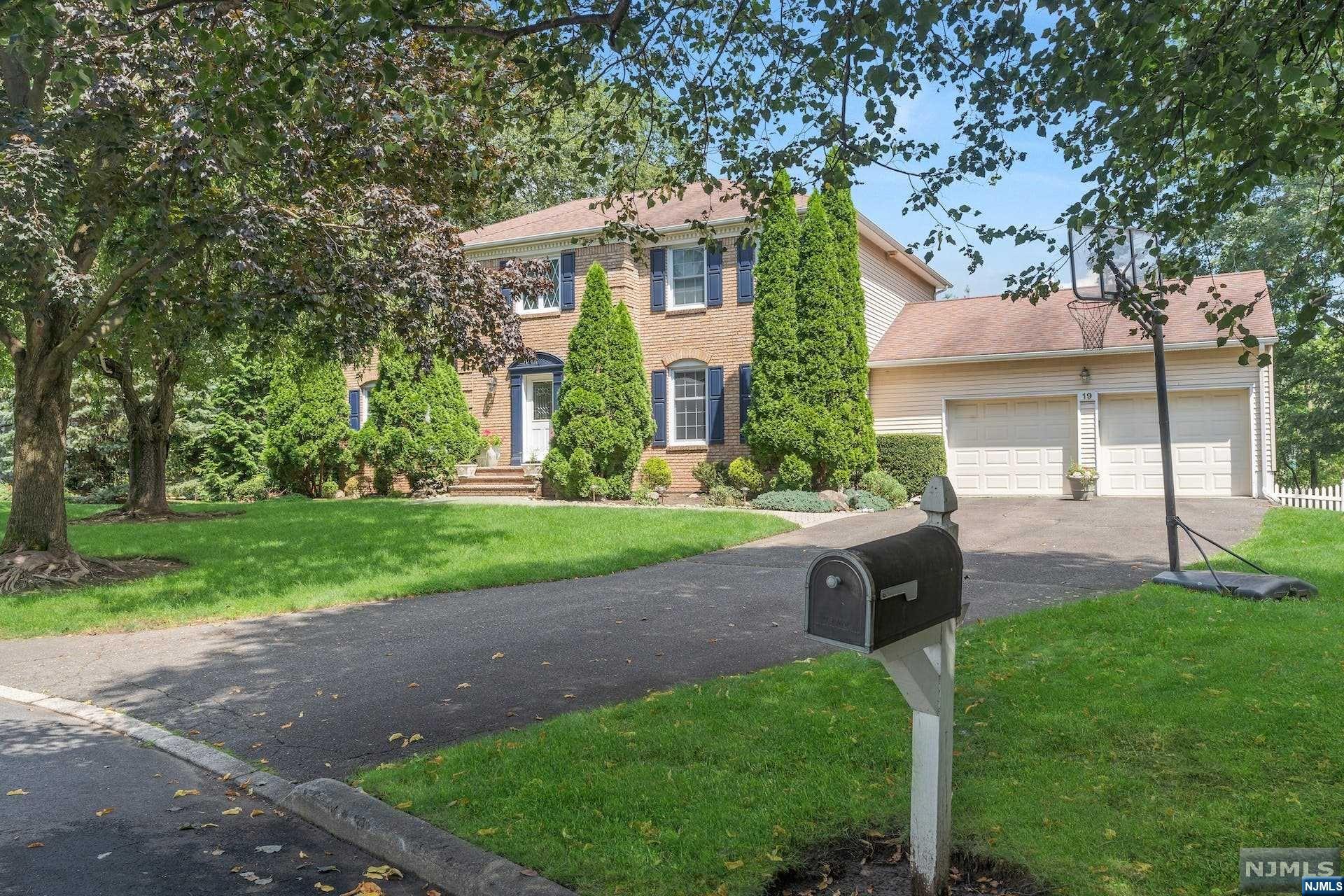 19 Thornhill Drive