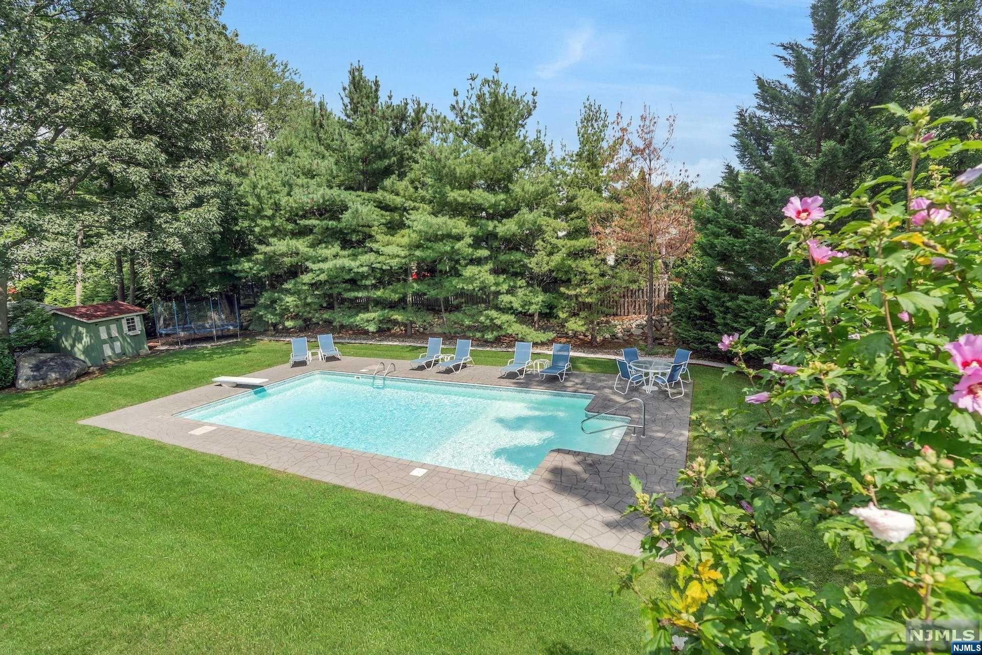 19 Thornhill Drive