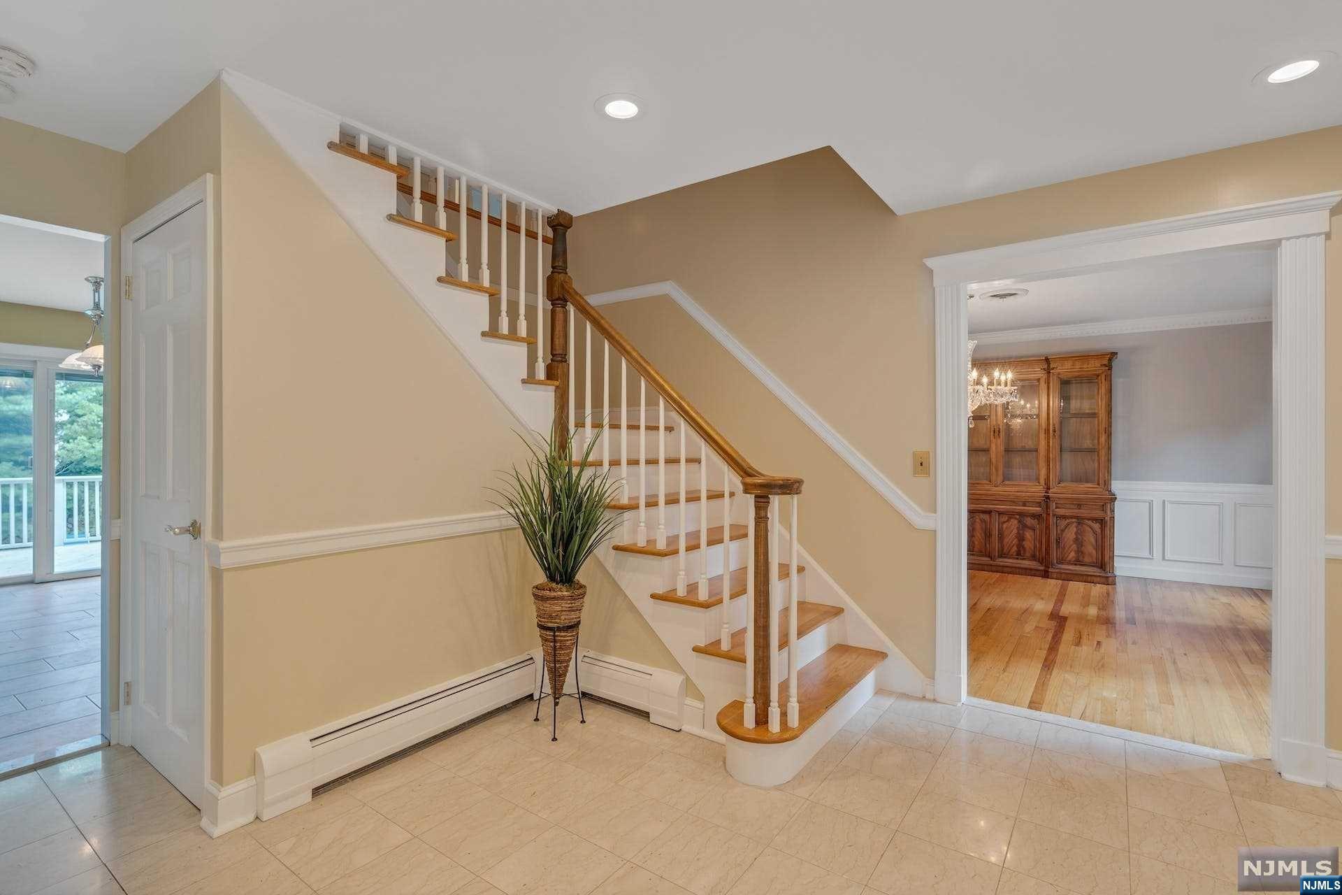 19 Thornhill Drive