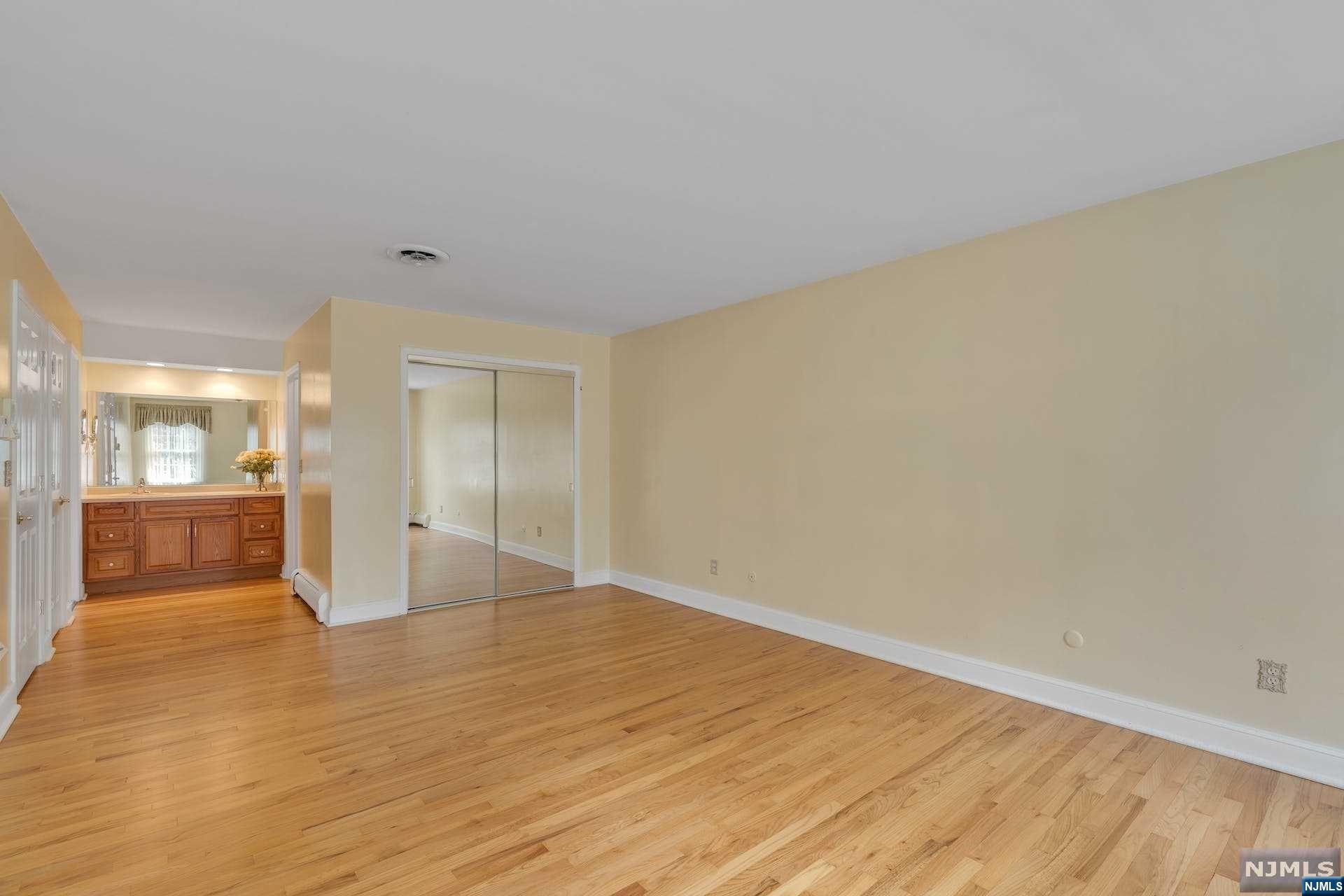 19 Thornhill Drive