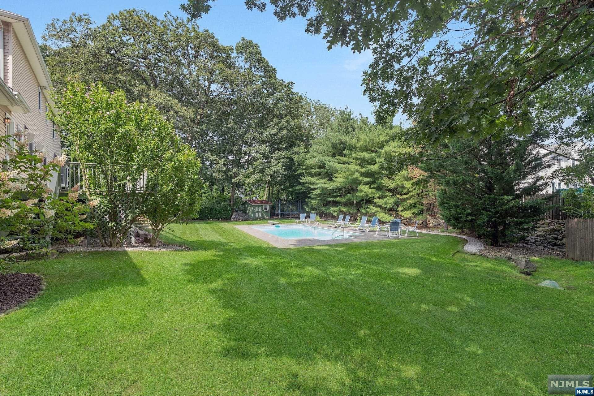 19 Thornhill Drive