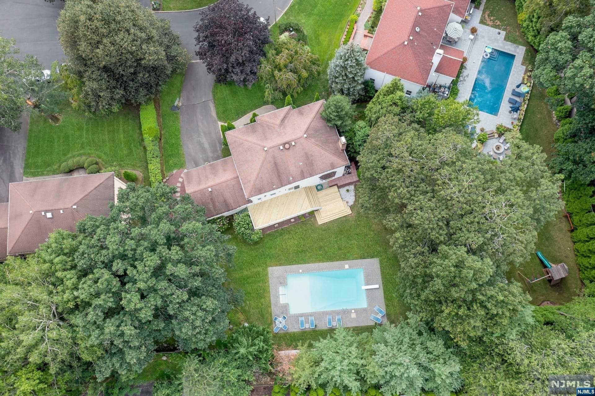 19 Thornhill Drive