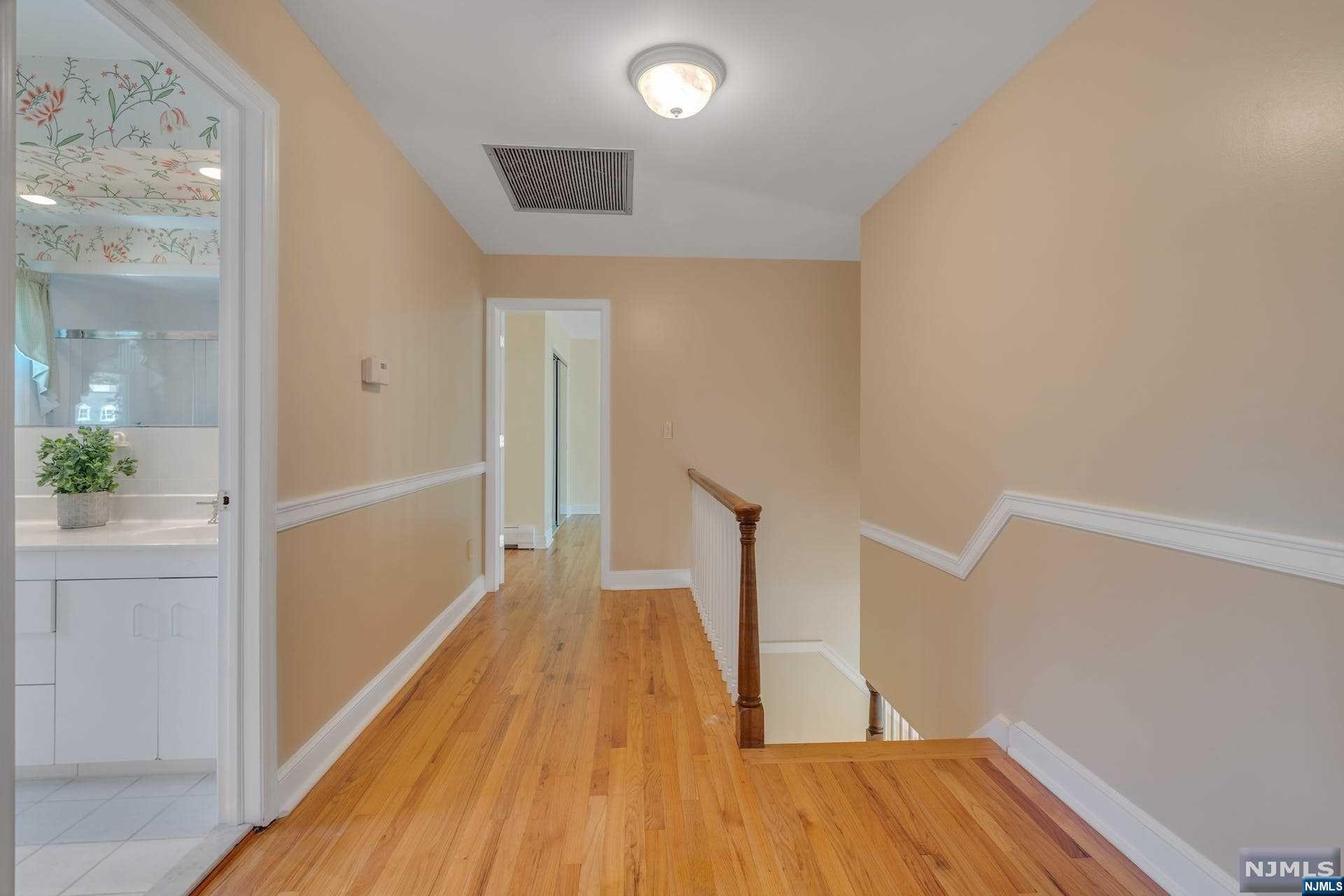 19 Thornhill Drive