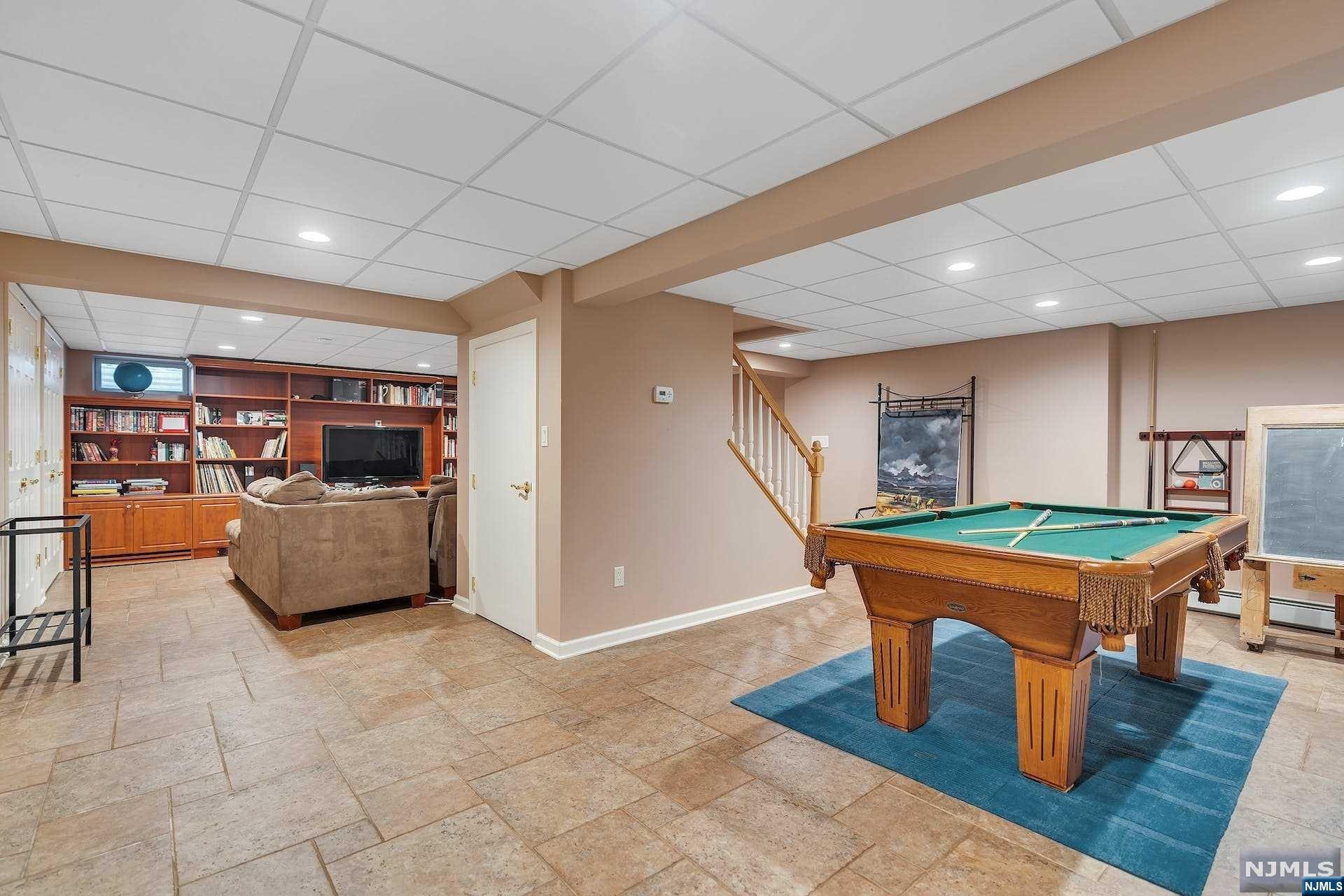 372 Carriage Lane