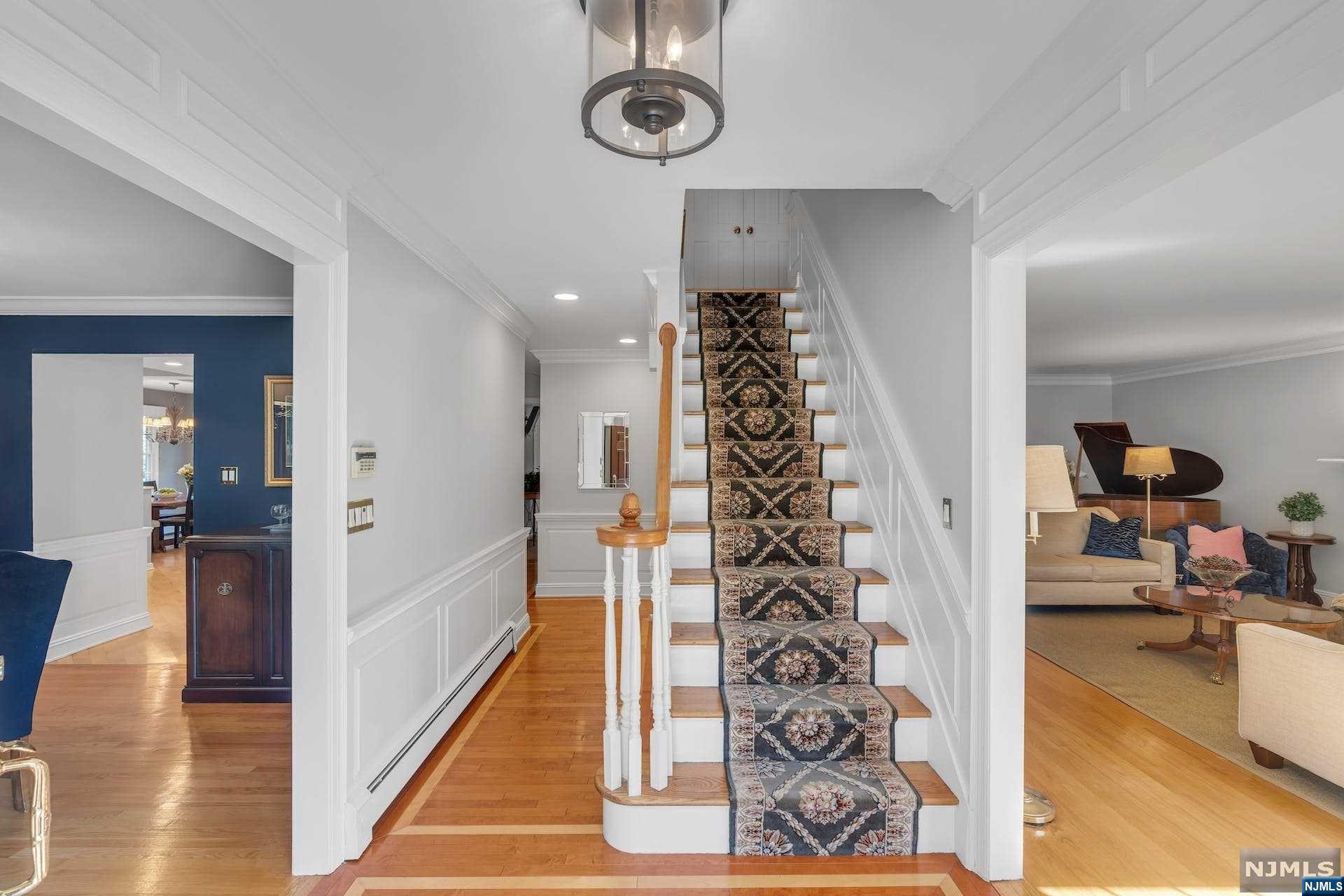 372 Carriage Lane
