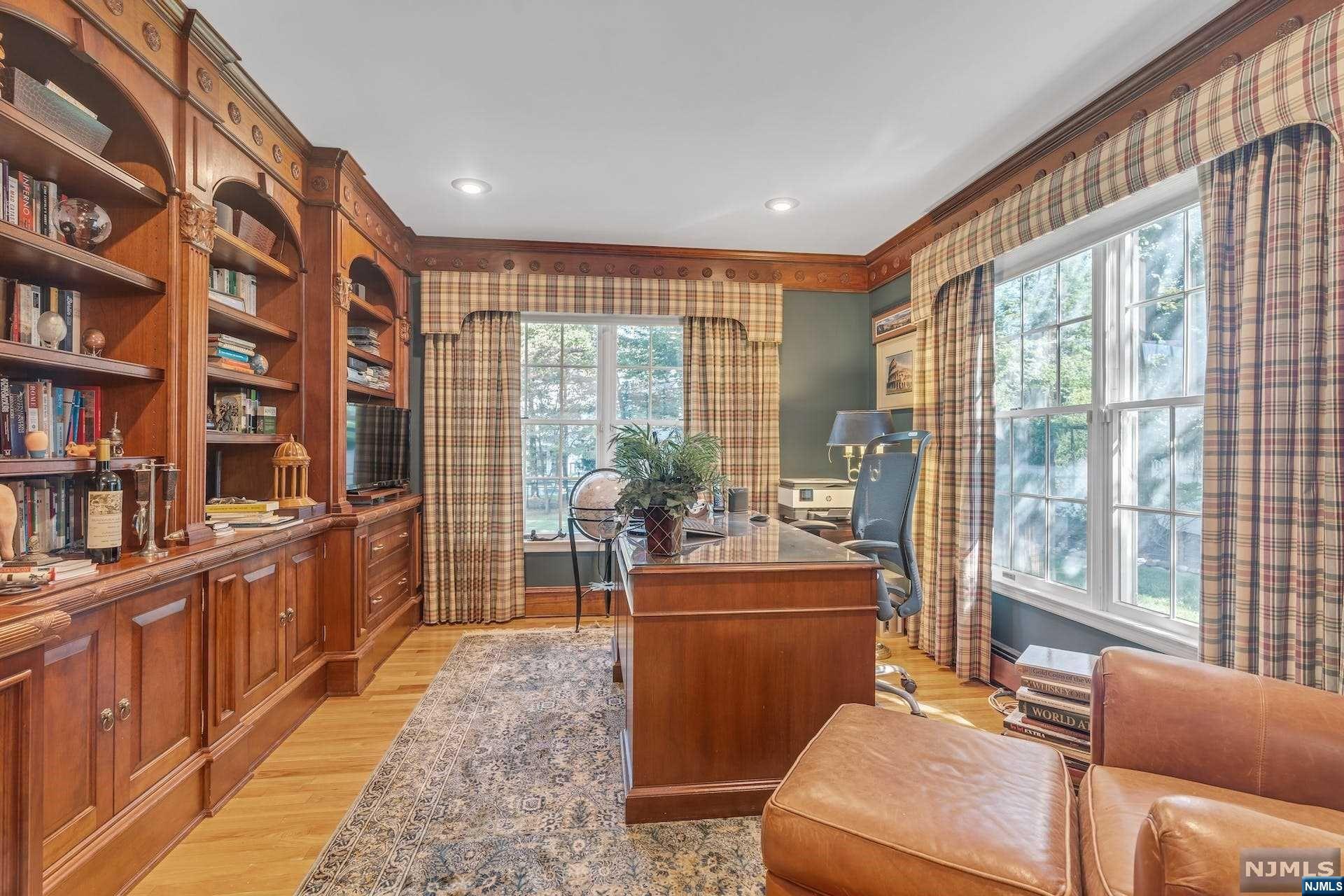 372 Carriage Lane