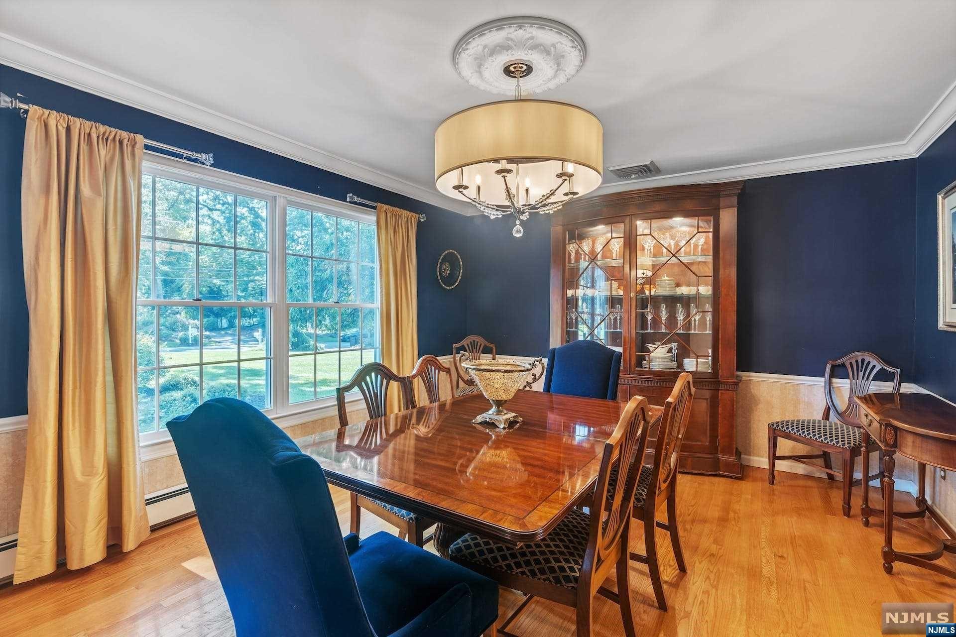 372 Carriage Lane
