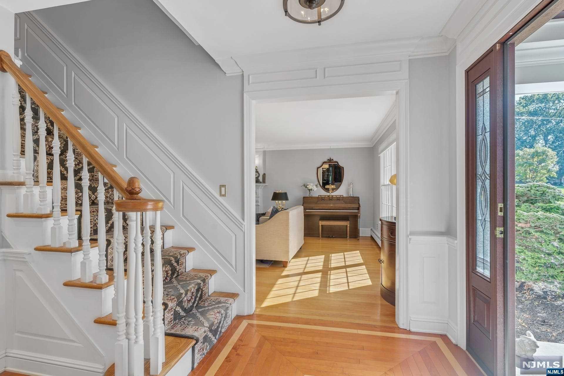 372 Carriage Lane