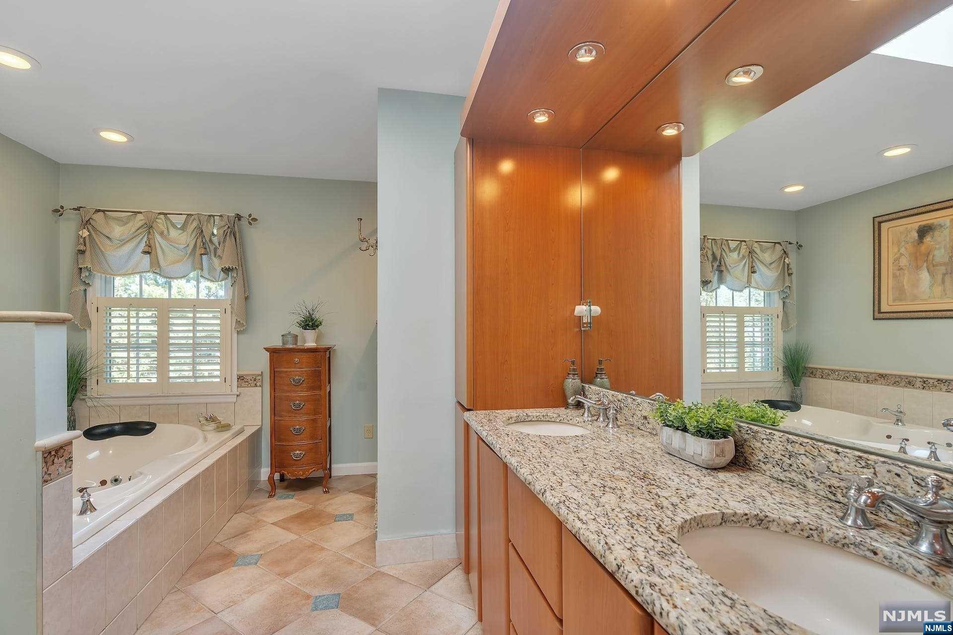 372 Carriage Lane