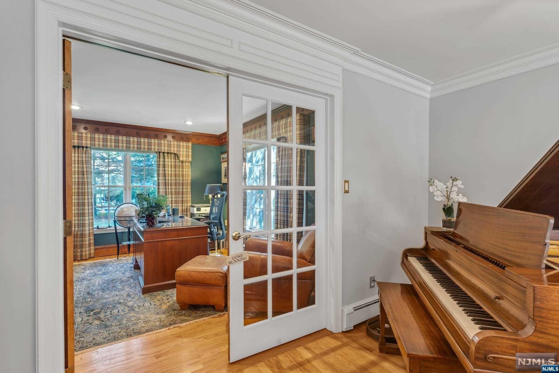 372 Carriage Lane