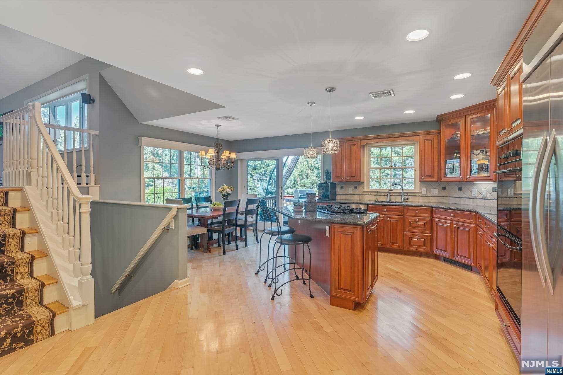 372 Carriage Lane