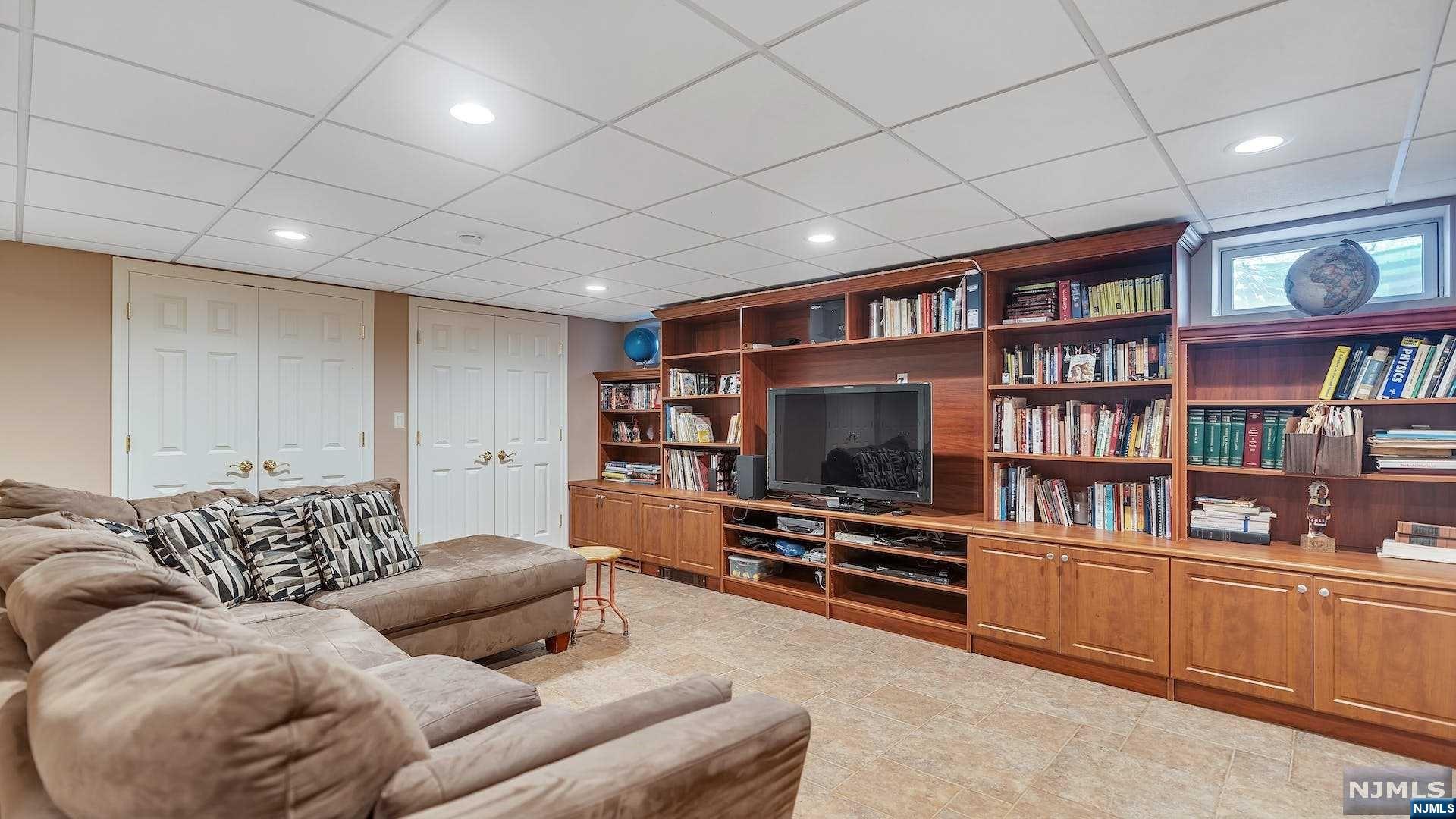 372 Carriage Lane