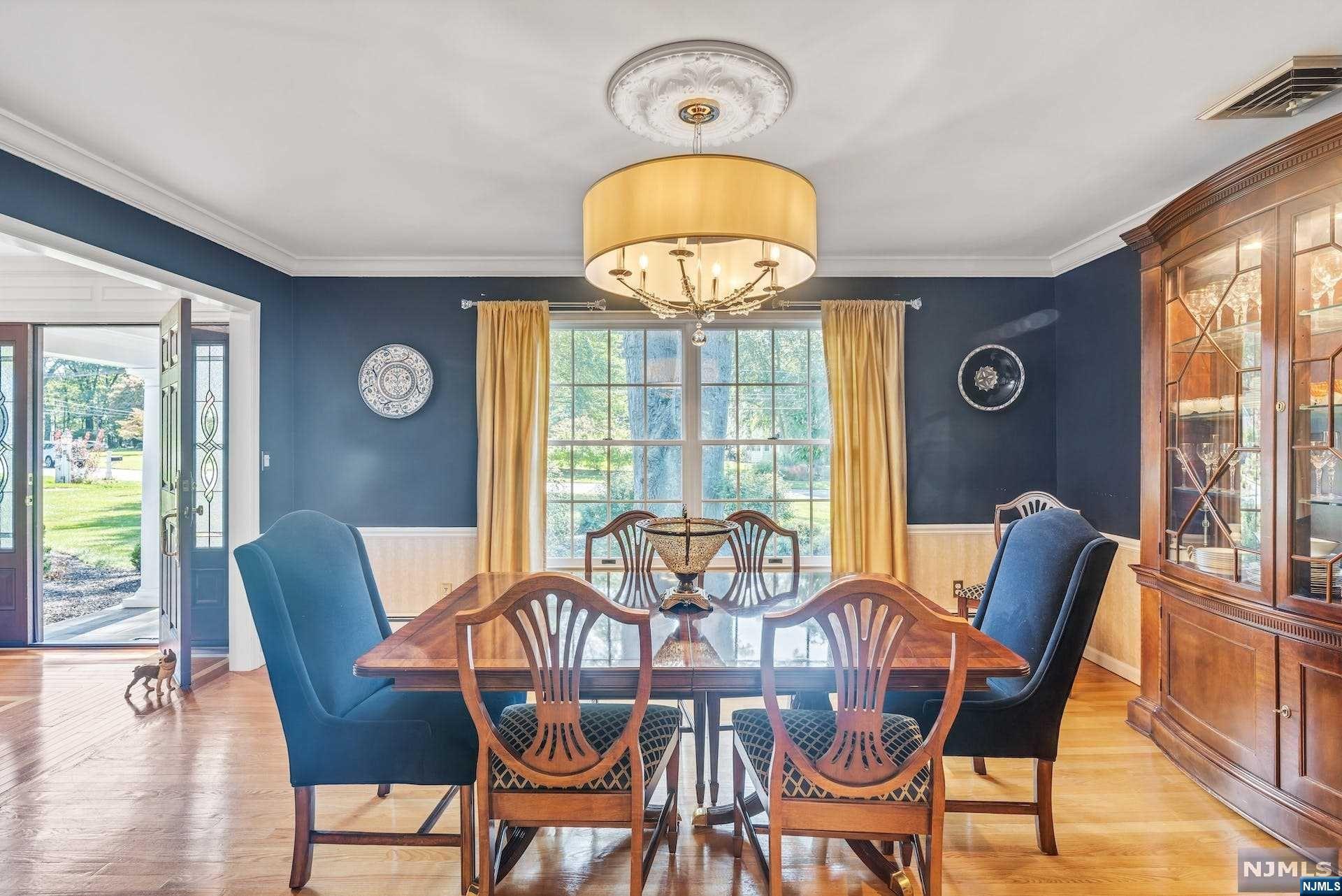 372 Carriage Lane