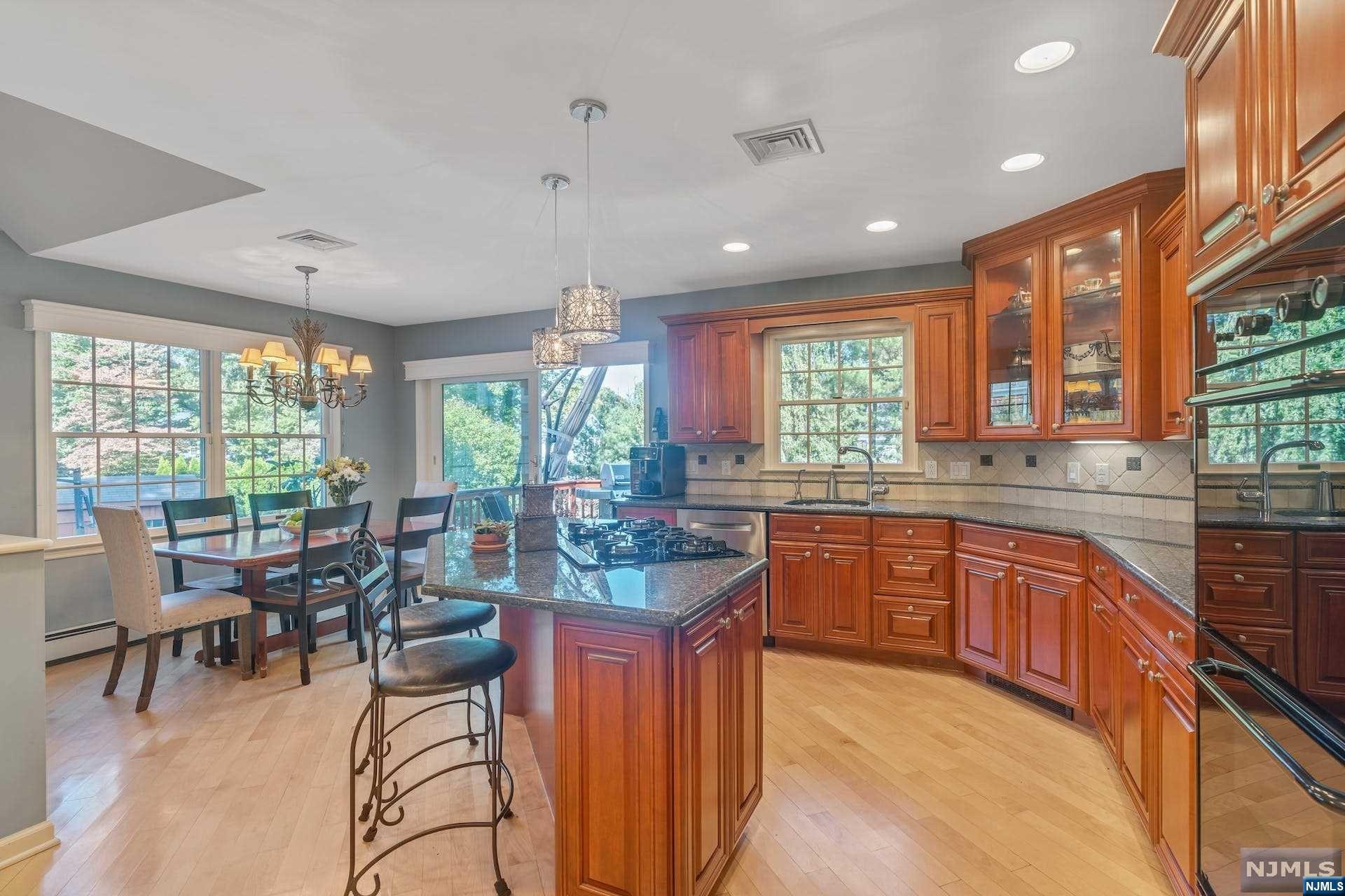372 Carriage Lane